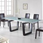 table dans la cuisine non standard