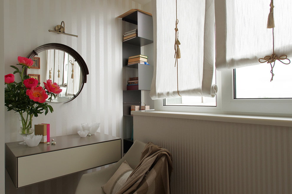 dressing table with mirror photo decoration