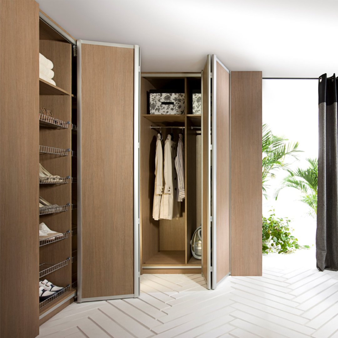 wardrobe with accordion door