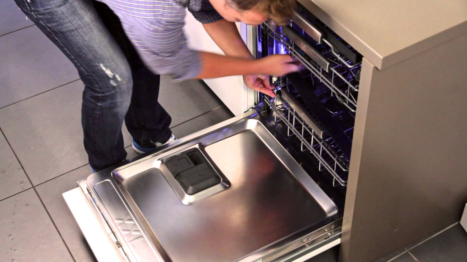 installation of the built-in dishwasher