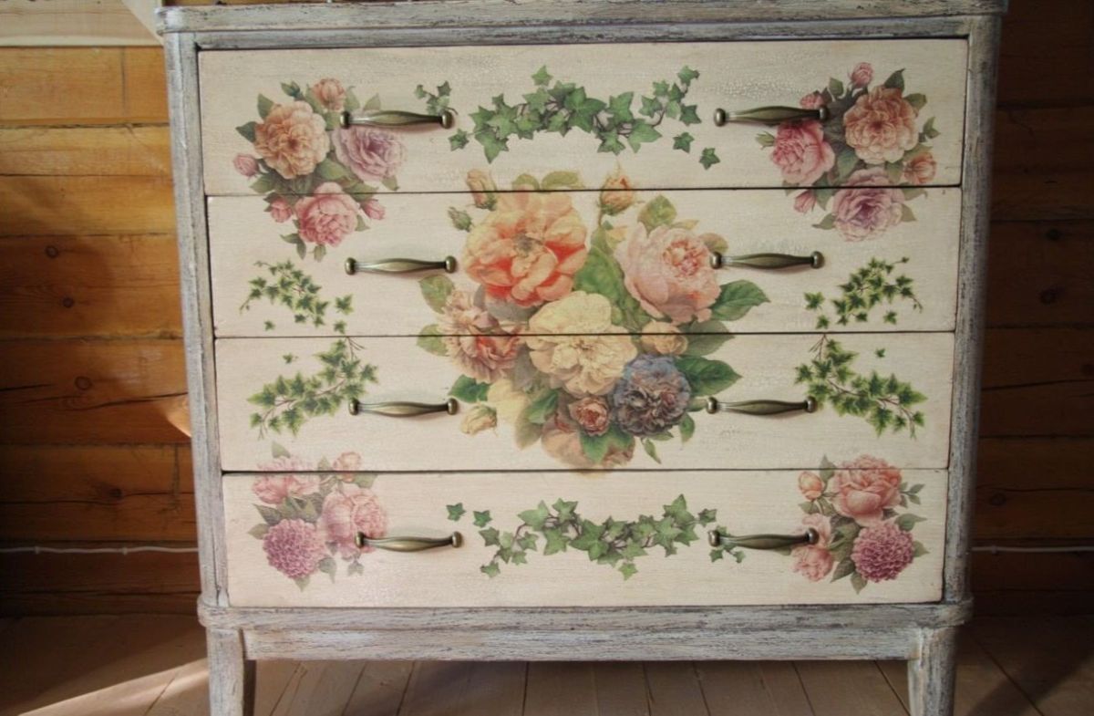 decoupage in provence style