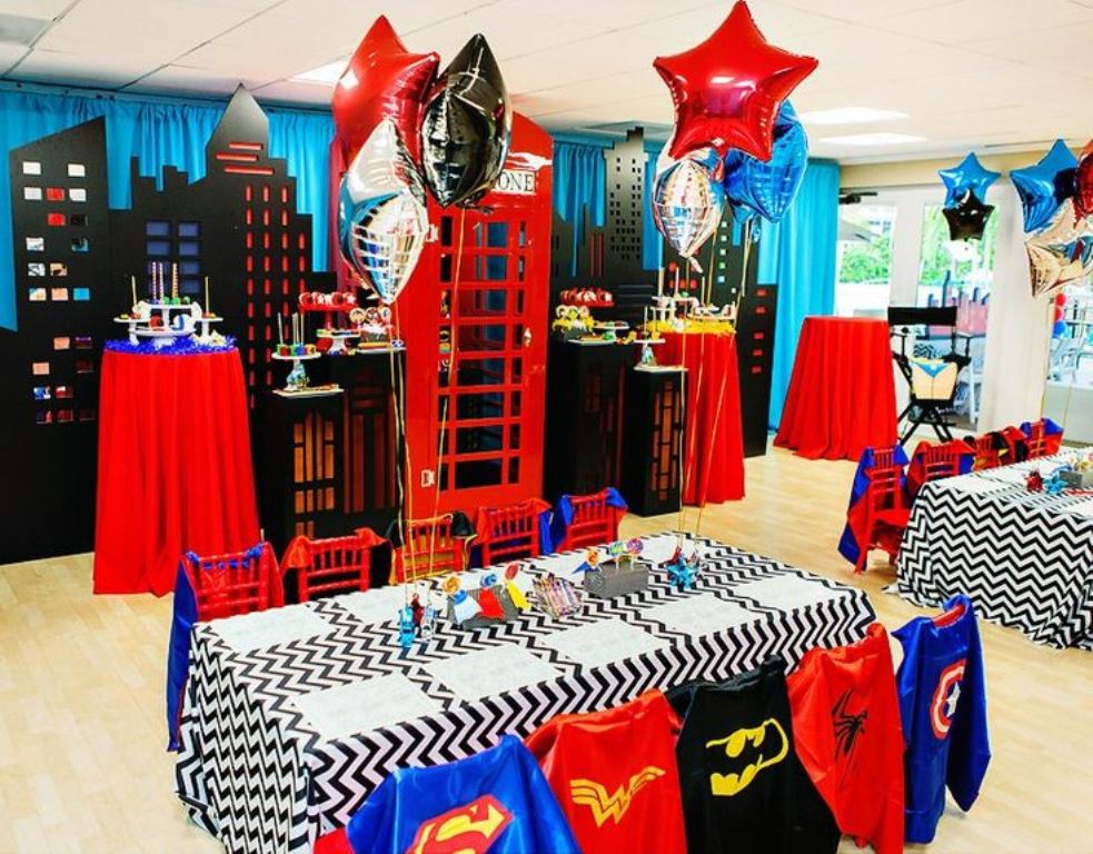 children's party in the theme of superheroes