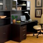 bureau d'ordinateur sombre