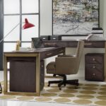 bureau d'ordinateur avec chaise