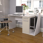 bureau d'ordinateur blanc