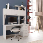 bureau d'ordinateur haut