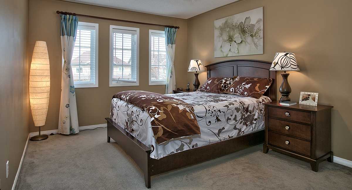 arrangement of furniture in the bedroom options