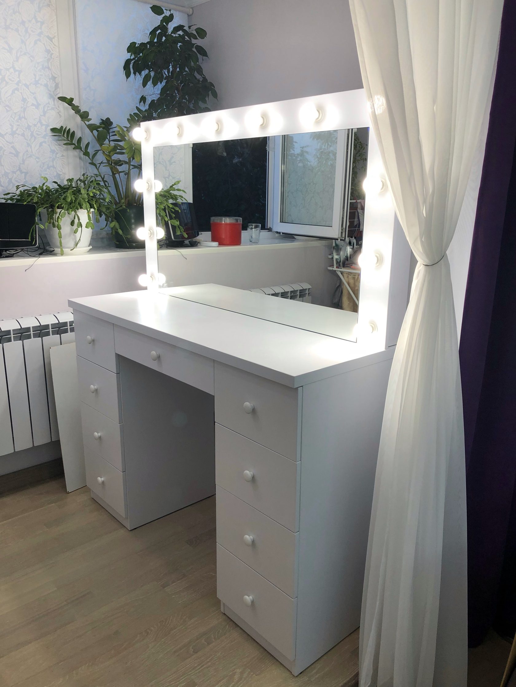 dressing table with lighting and mirror