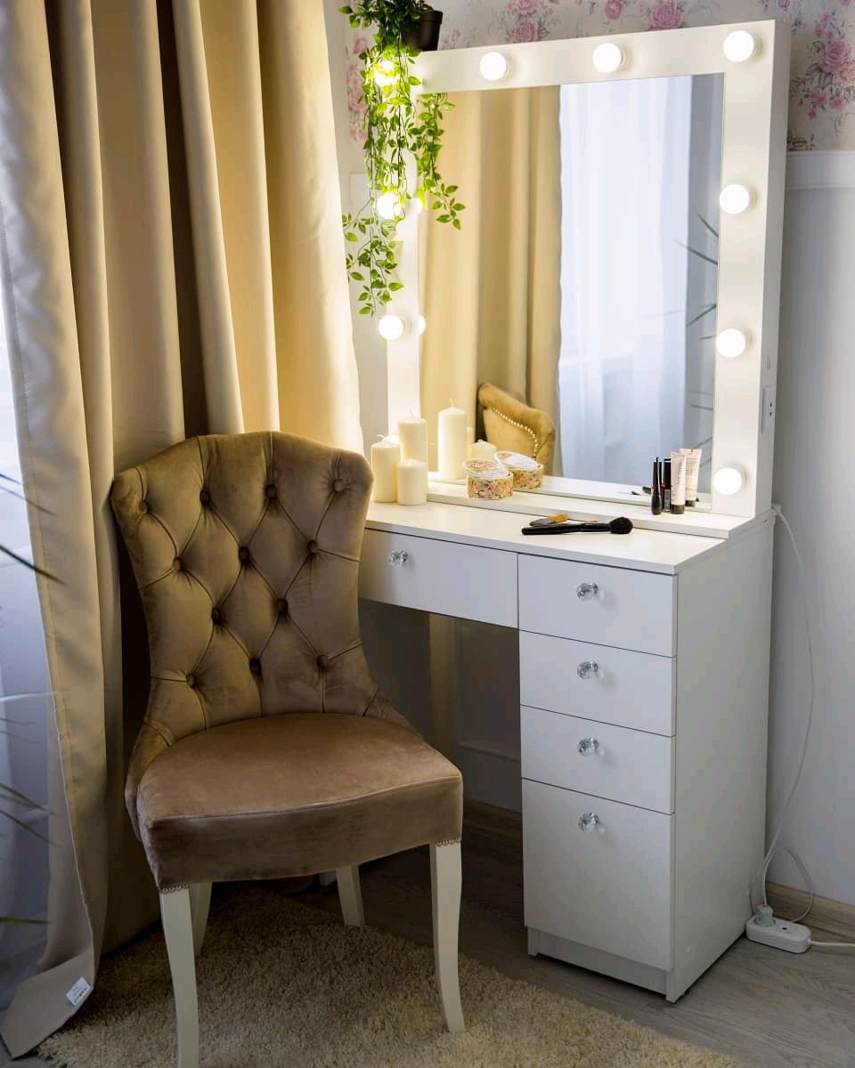 classic dressing table