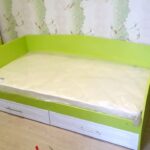 single bed green