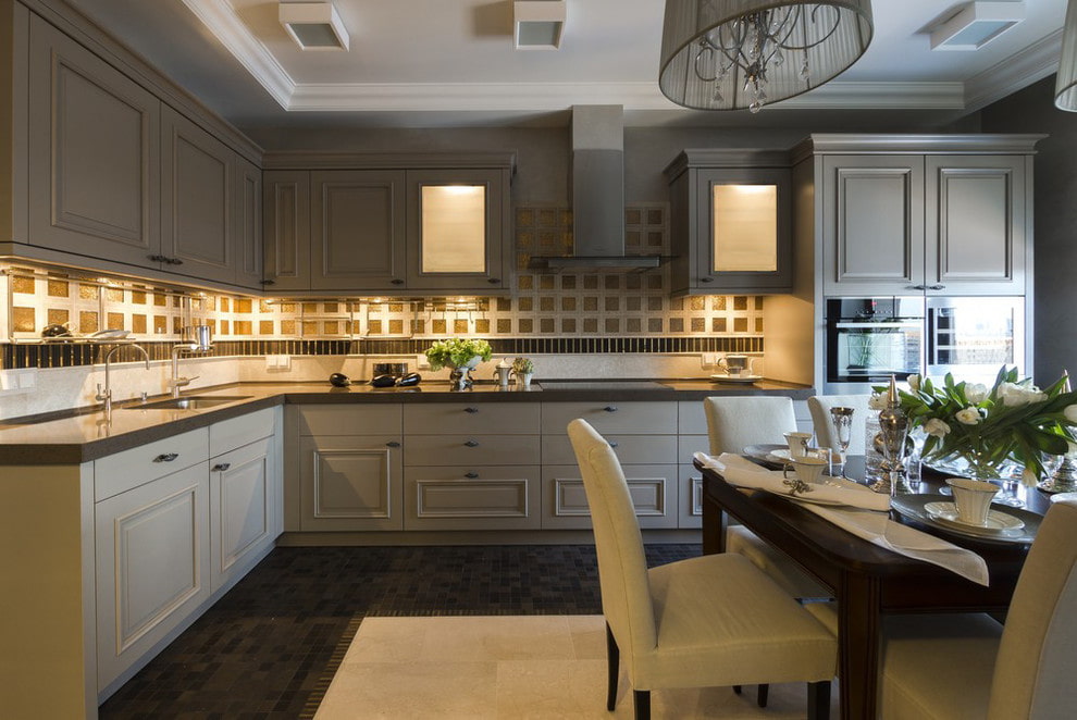 dining area in the kitchen