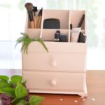 commode pour ranger les options de conception de produits cosmétiques