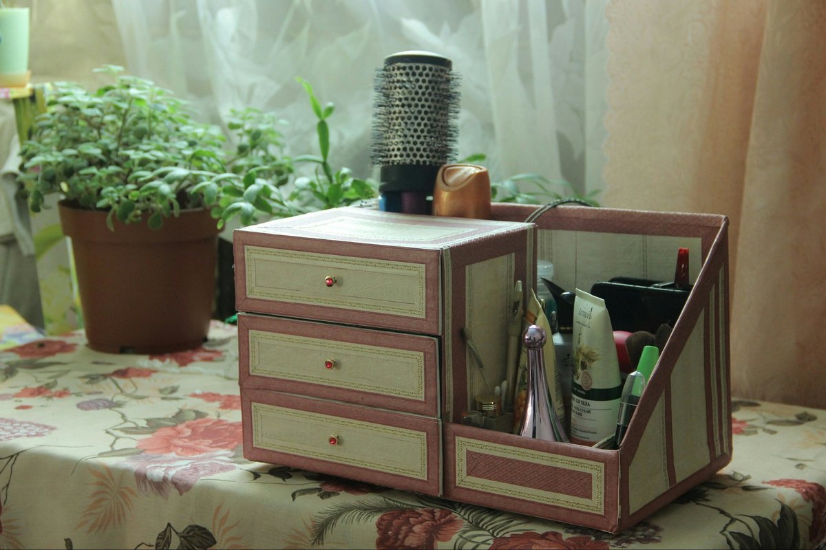 chest of drawers for cosmetics made of cardboard