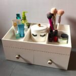 commode pour cosmétiques beige