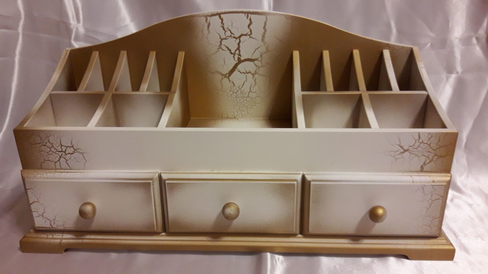 chest of drawers for cosmetics decor