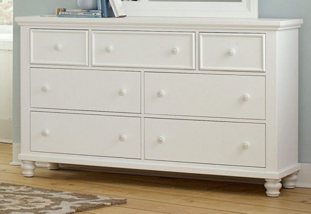 dresser white in the bedroom