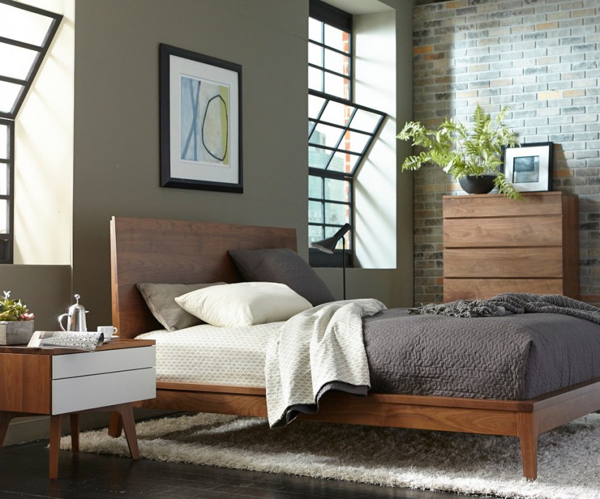 chest of drawers in the interior of the bedroom