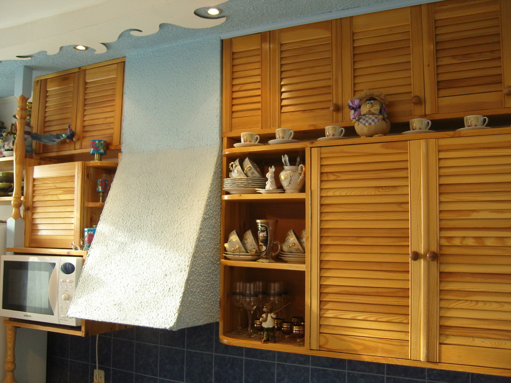 do-it-yourself kitchen cabinet photo