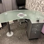 curved manicure table