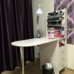 table for manicure types of decor