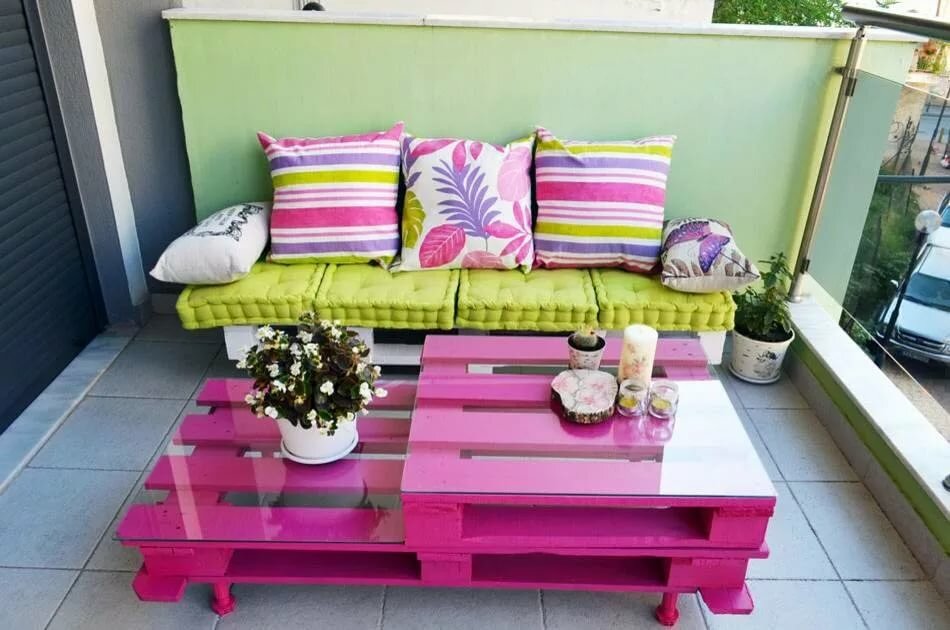 pallet furniture with cushions