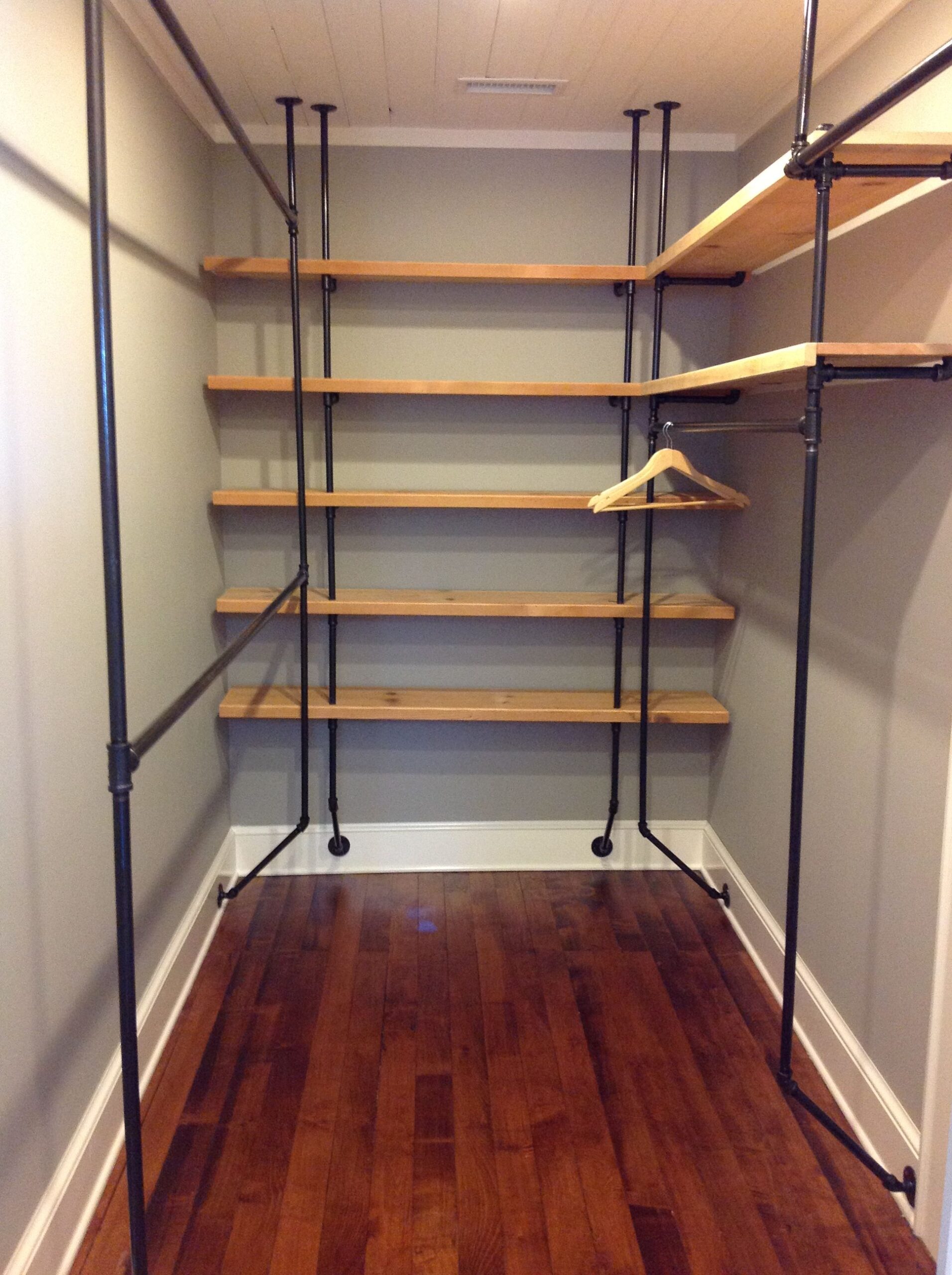 installation of shelves in the dressing room