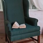 fauteuil moelleux vert foncé