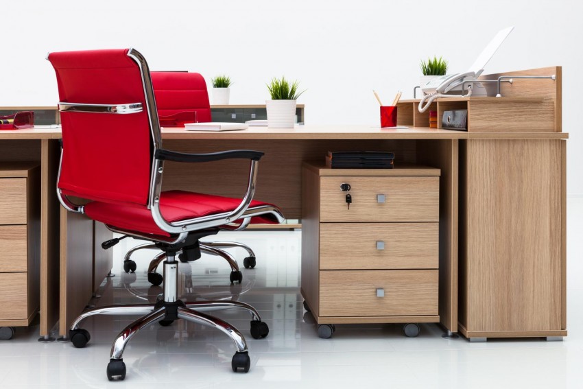 chaise de bureau rouge