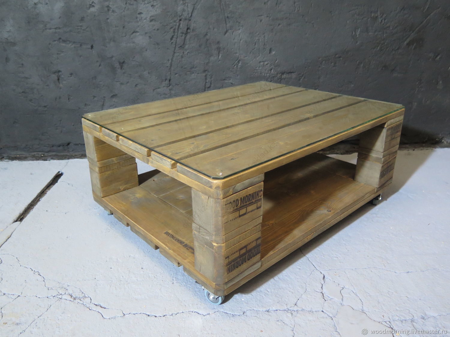 Pallet table