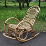 chaise en osier faite de tiges épaisses