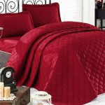 bedspread red