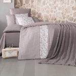 bedspread large