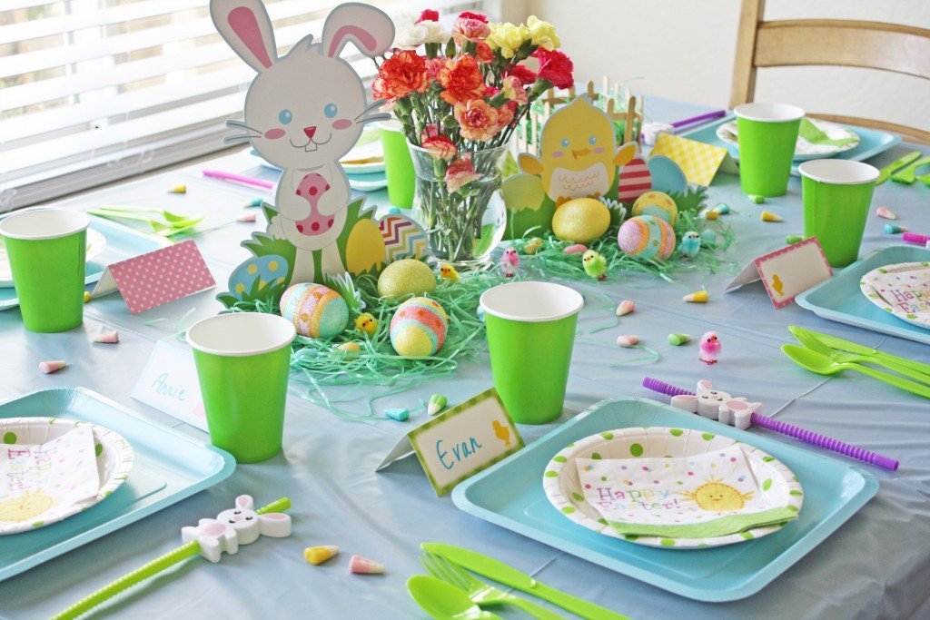 réglage de la table pour la fête des enfants