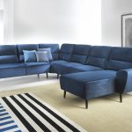 plava kutna sofa