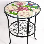 glass table with flowers