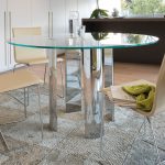 table en verre avec pieds