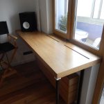 window sill-table with column