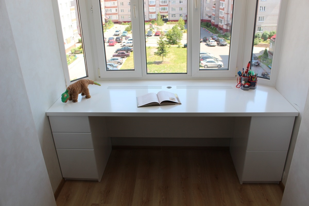 window table for schoolchildren