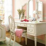 dressing table white with chest of drawers