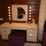 dressing table with lamps