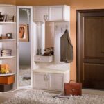 armoire d'angle dans le couloir