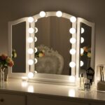 mirror with bulbs