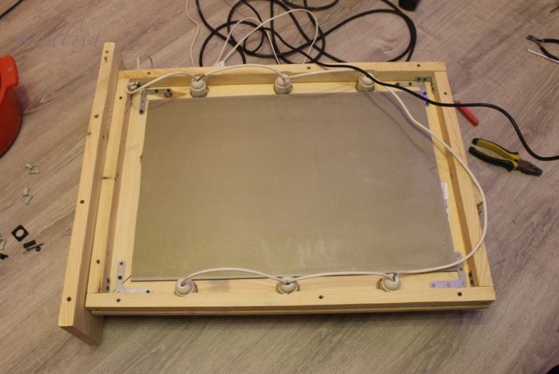 DIY illuminated mirror