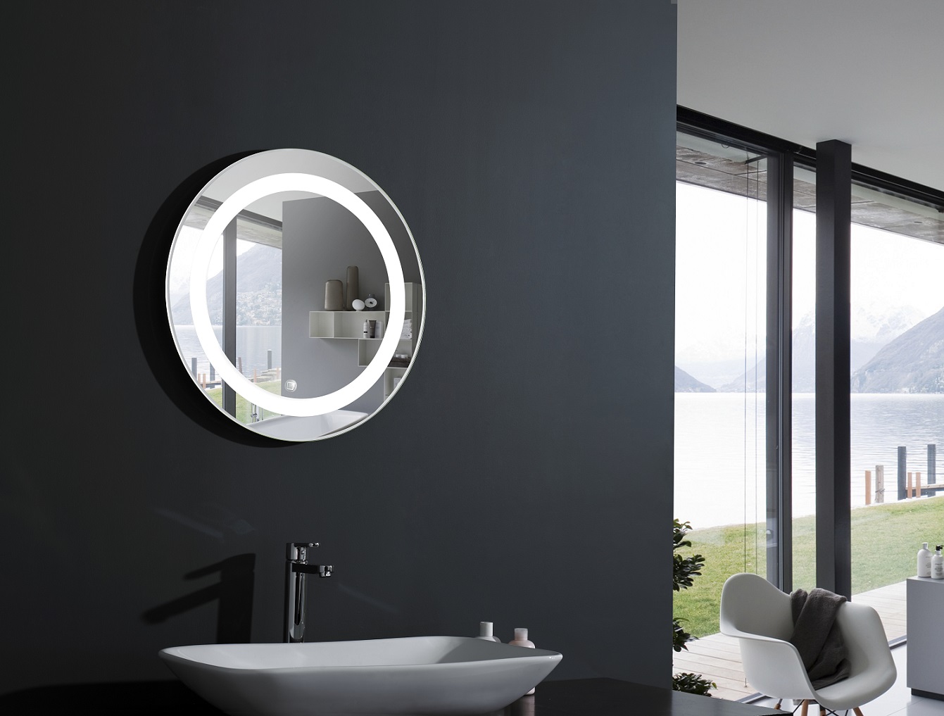 mirror with circular illumination