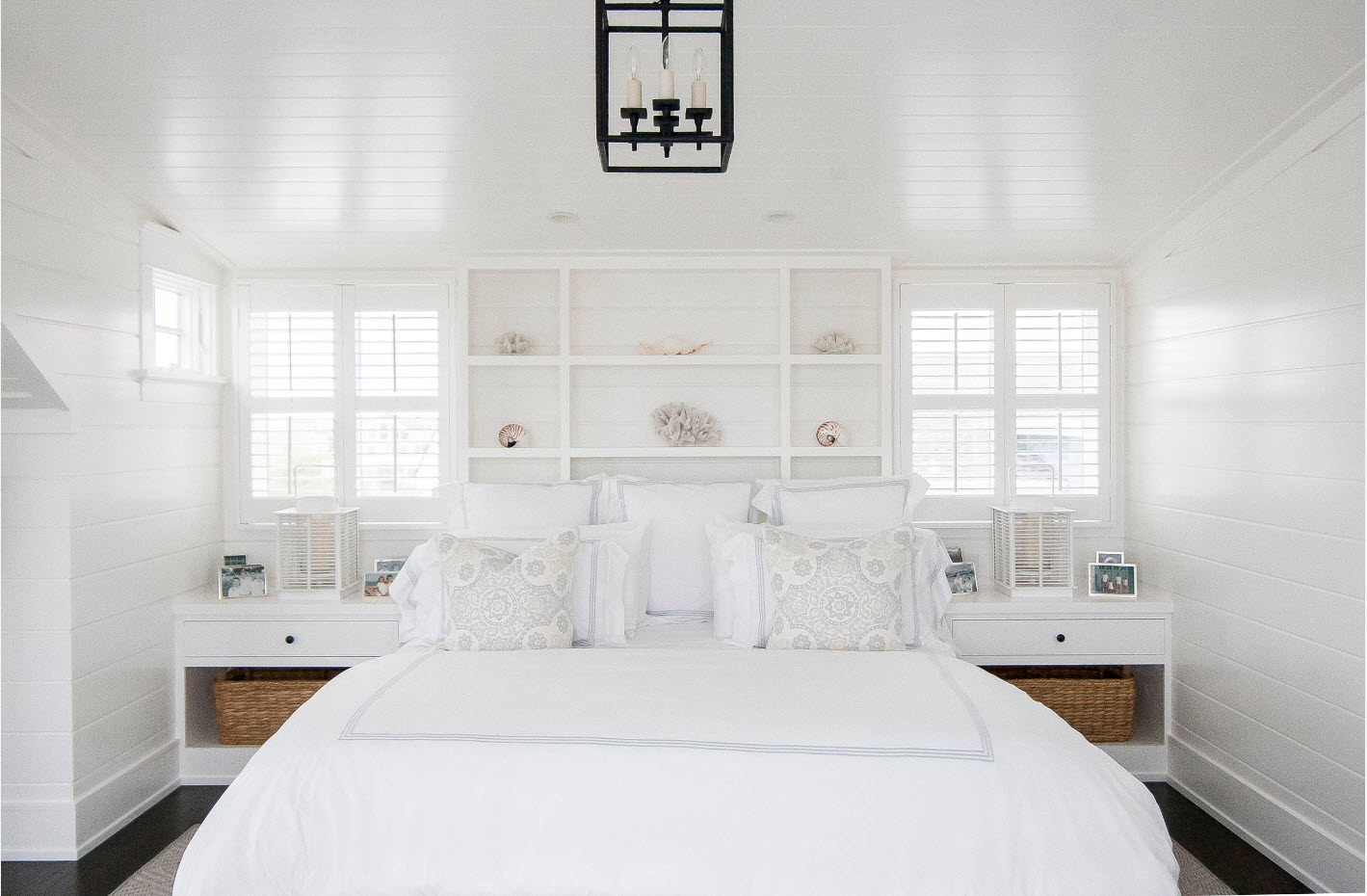 white monochrome bedroom