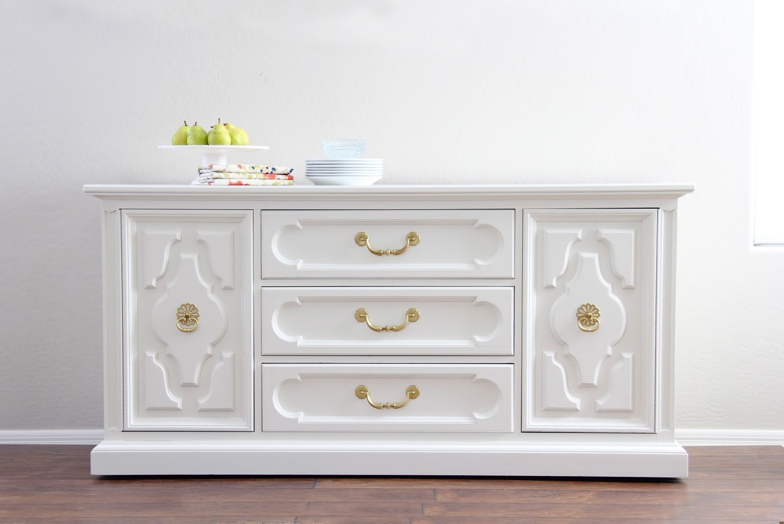 white chest of drawers