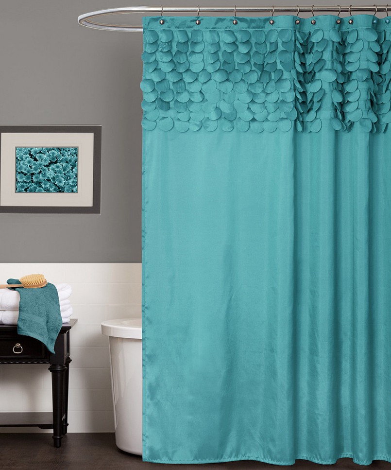 turquoise curtain in the bathroom