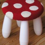 examen de la housse de tabouret au crochet