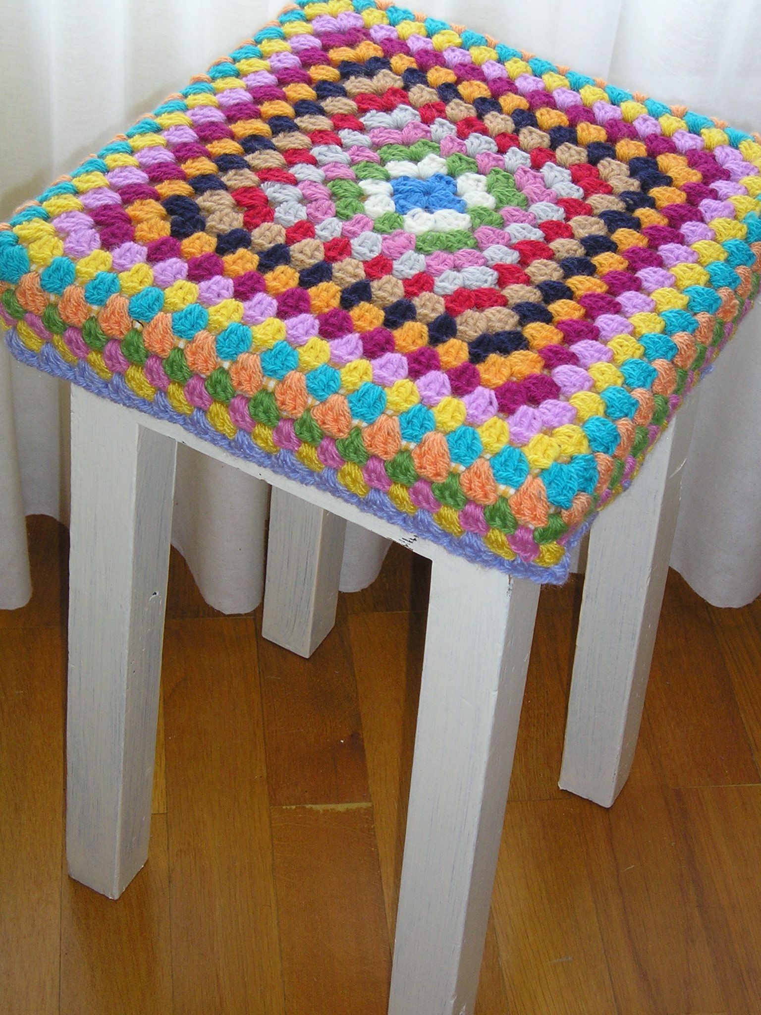 idées de housse de tabouret au crochet