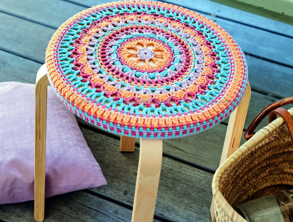 housse de tabouret au crochet